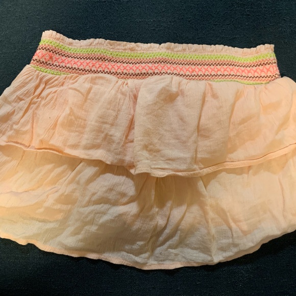 Cute peach / pink coloured skirt - Picture 1 of 2